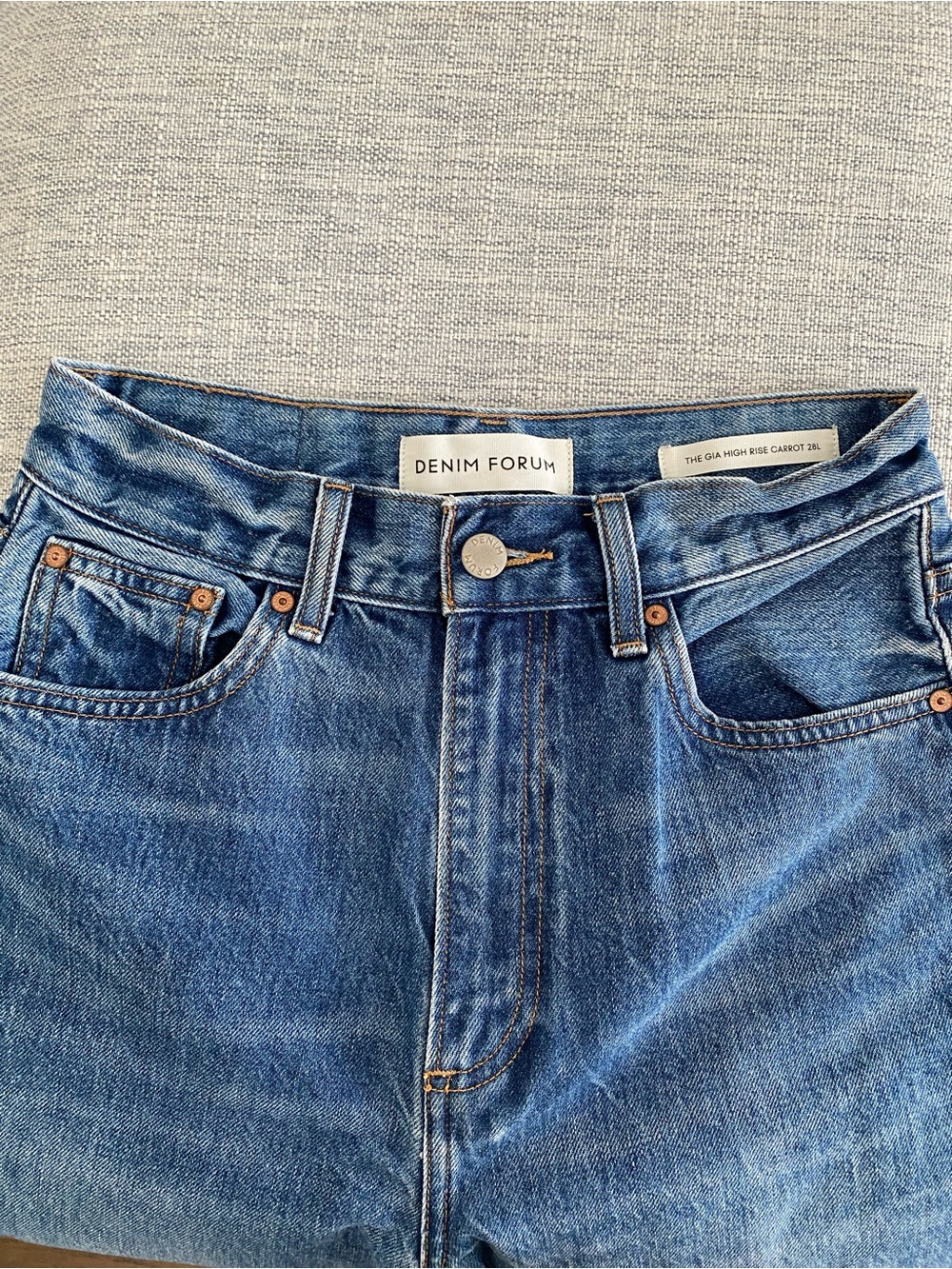Aritzia Gia Carrot Jeans - Picture 3 of 3